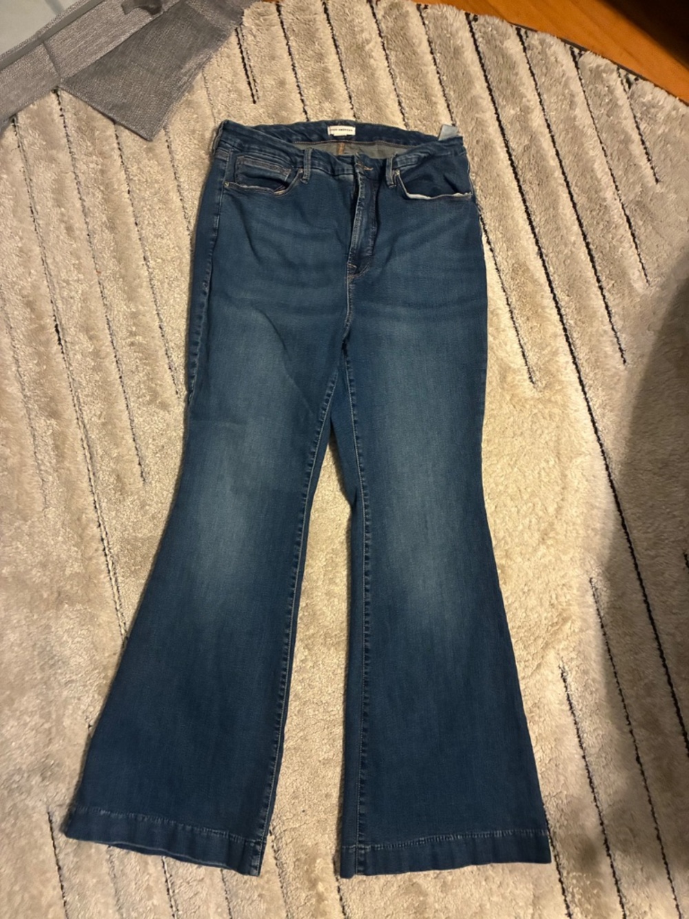 Good American Good Legs Flares SZ 16